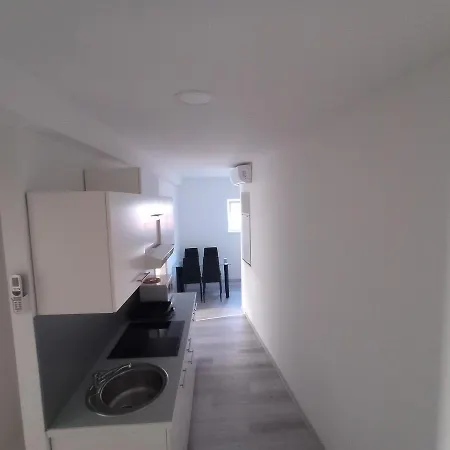Apartmaji Eva Pia Διαμέρισμα *